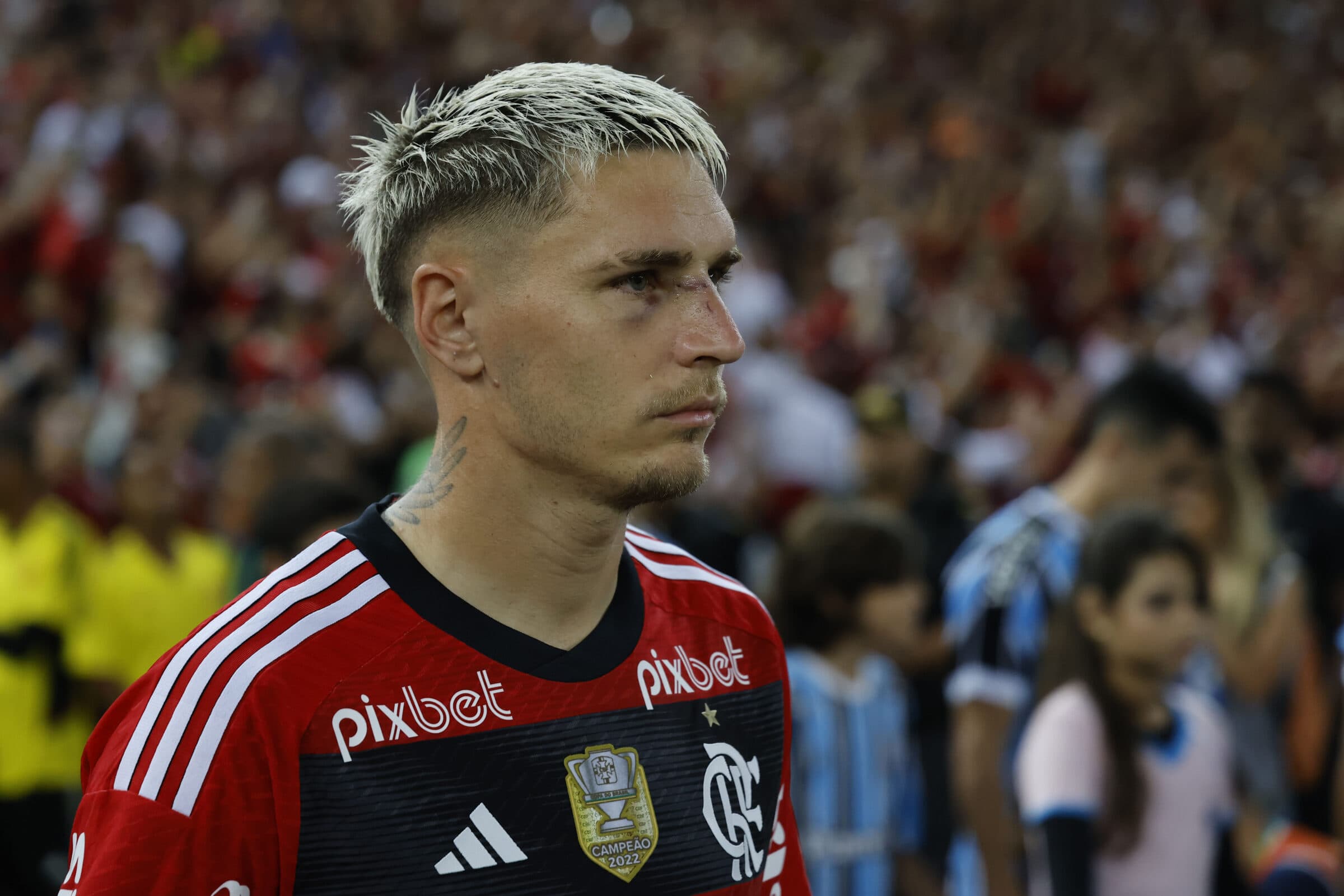 Tite explica Varela como titular em Flamengo x Cuiabá