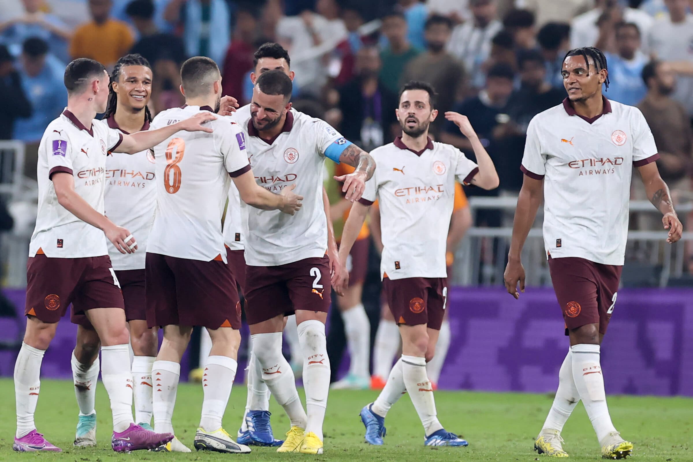 Jogadores do Manchester City comemoram vitória no Mundial de Clubes; perfil do clube inglês parafraseou Marcos Braz, do Flamengo, antes de enfrentar o Fluminense