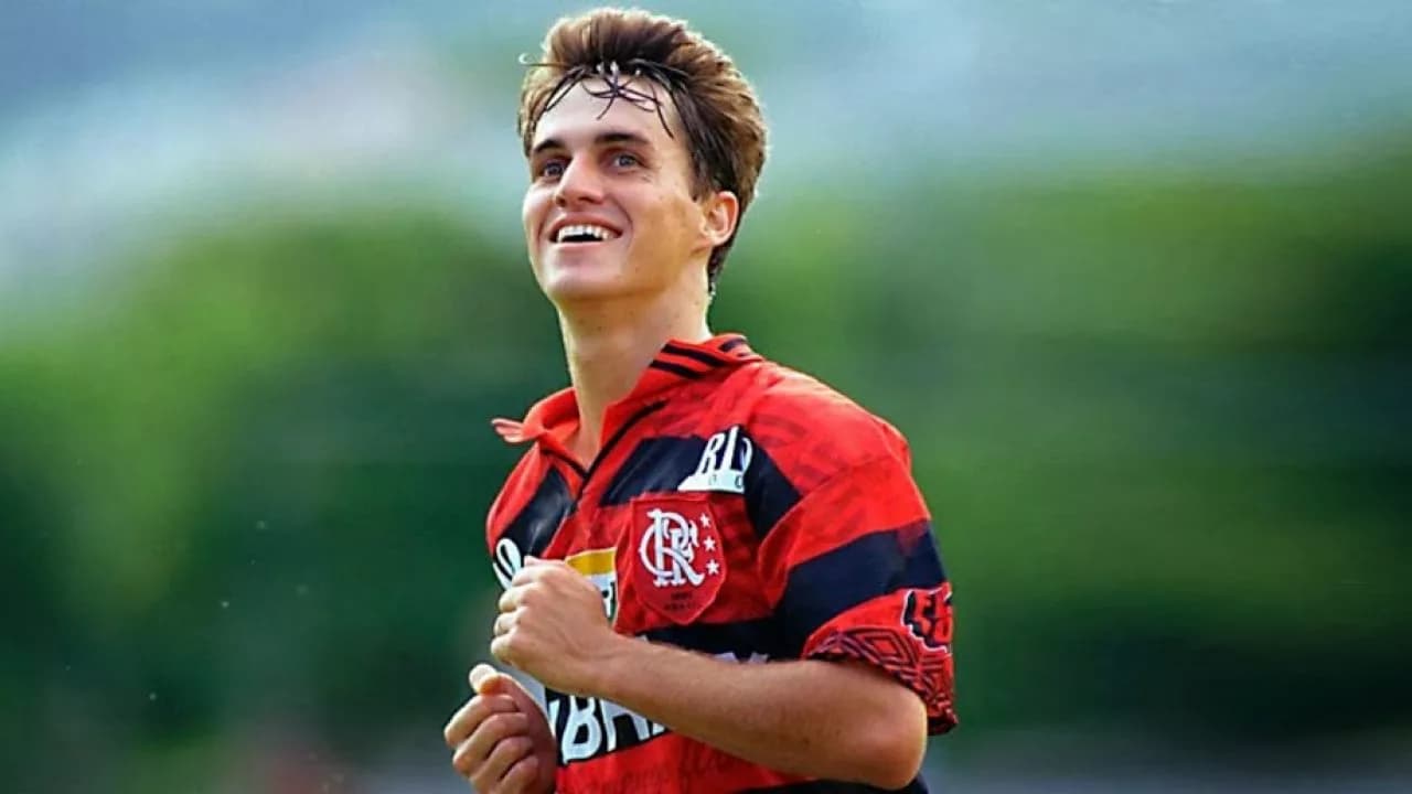 Sávio, ex-jogador de Flamengo e Real Madrid, faz lançamento de livro em Vitória