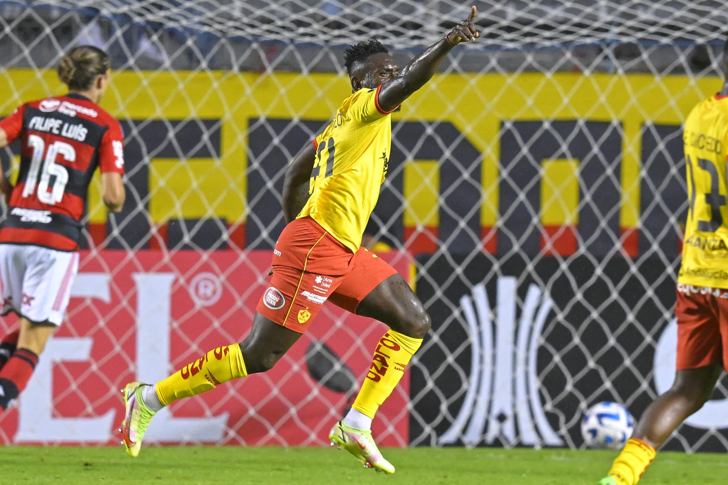 Vitória quer algoz do Flamengo