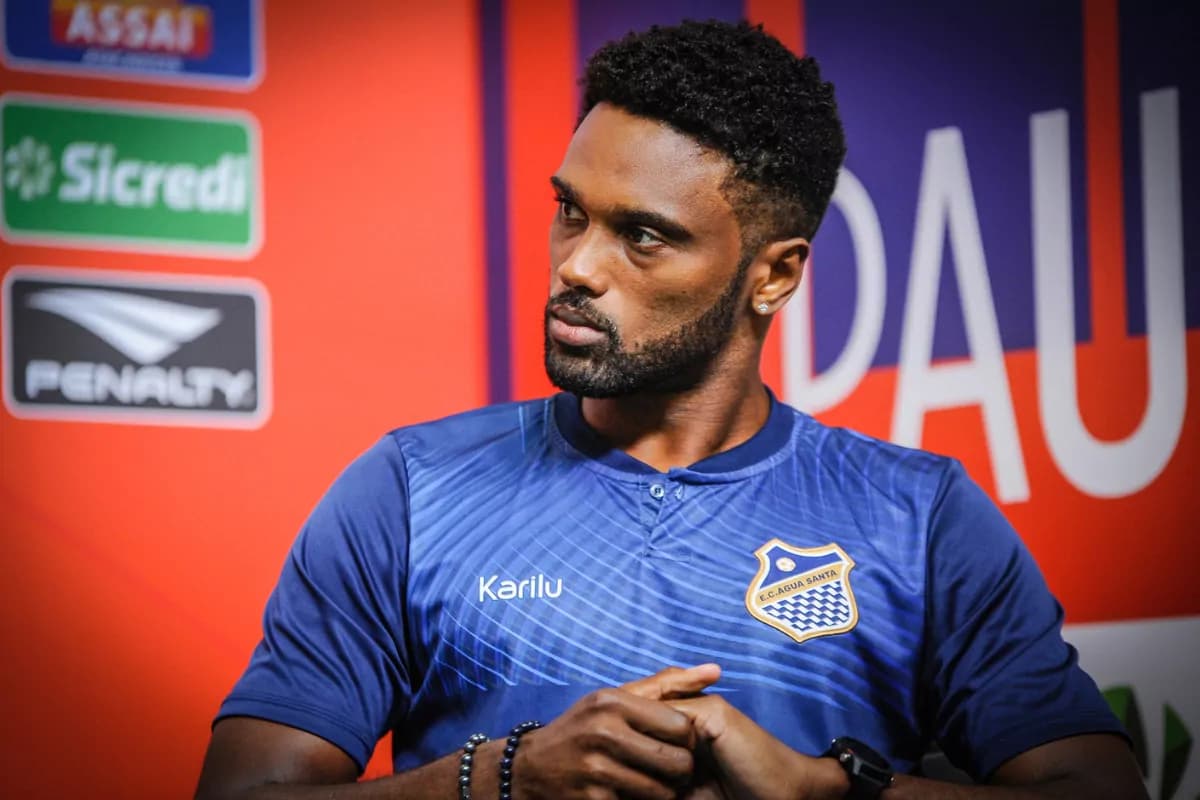 Bruno Mezenga, ex-Flamengo, pelo Água Santa