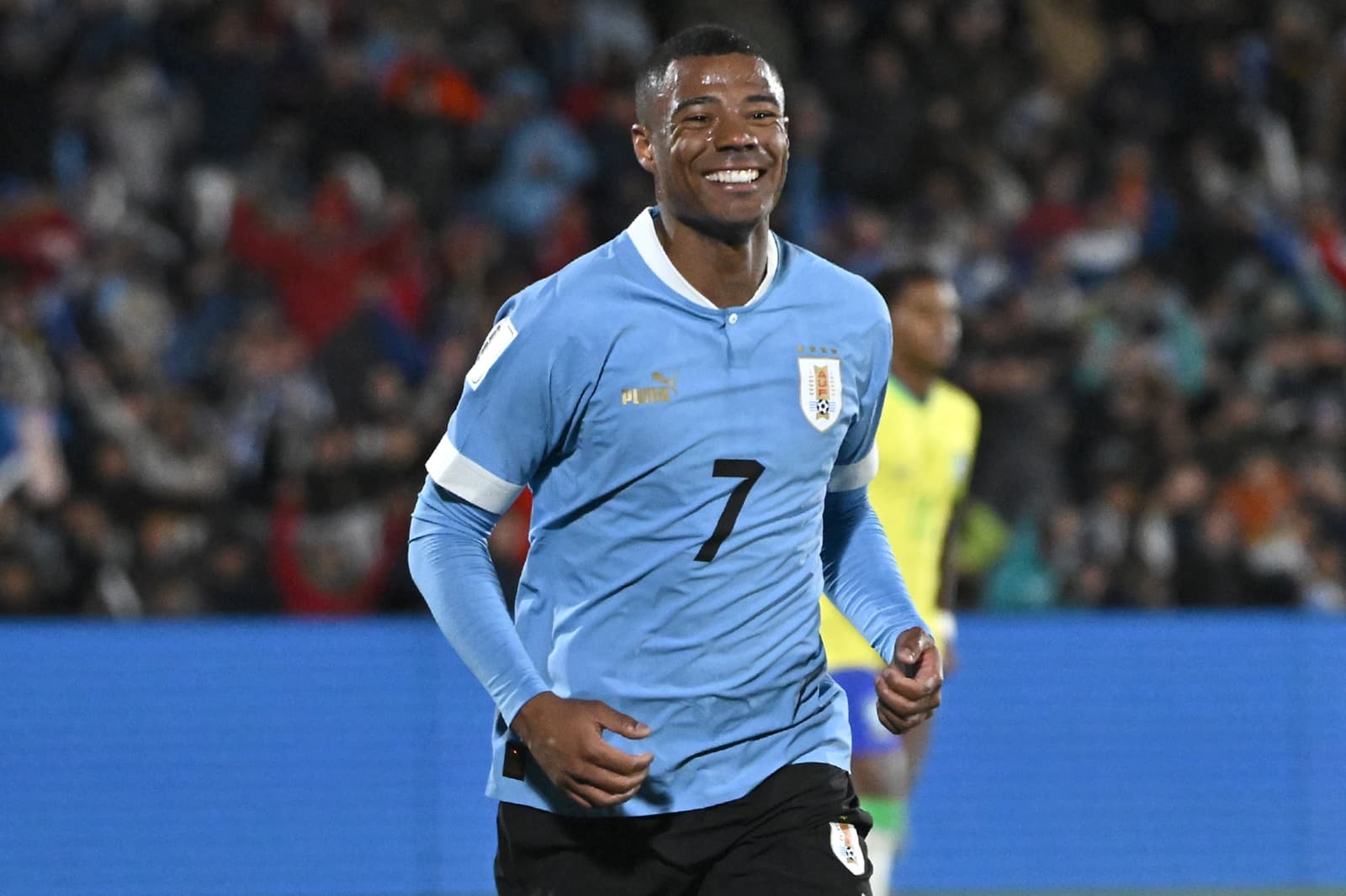 Nicolas de la Cruz, novo jogador do Flamengo, comemora após marcar o segundo gol do Uruguai durante a partida de qualificação para a Copa do Mundo FIFA de 2026 contra o Brasil