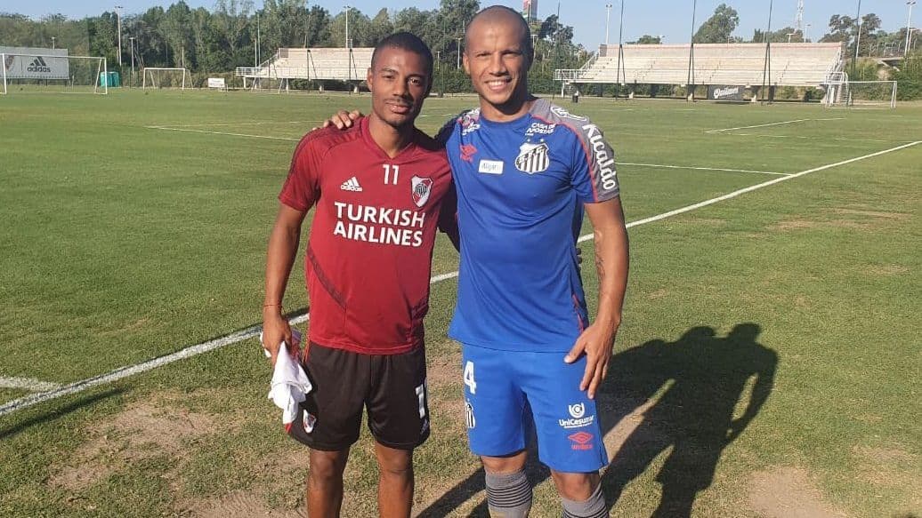 Irmãos De La Cruz e Carlos Sanchez juntos