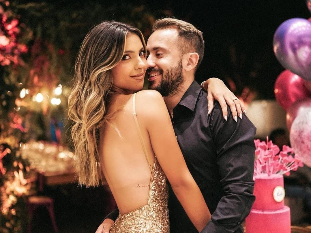 No último dia de contrato do atleta com o Flamengo, esposa de Everton Ribeiro faz post enigmático em sua conta do Instagram