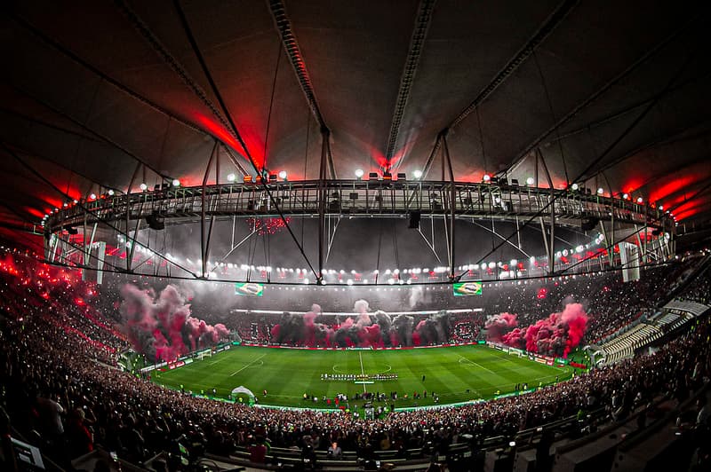 Foto de Maracanã cheio em jogo do Flamengo contra o Atlético-MG