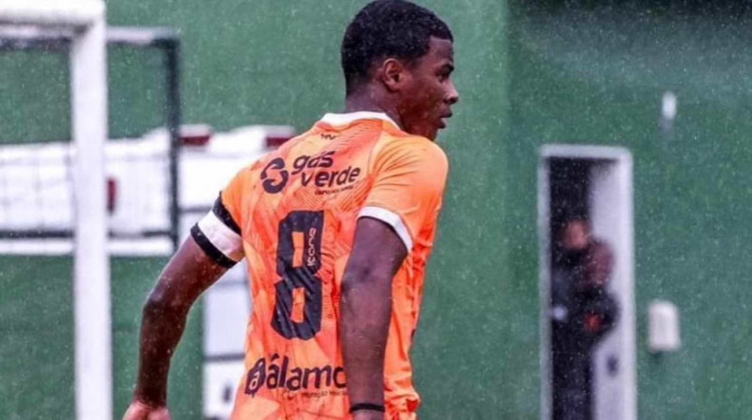 iaguinho deixa o nova iguaçu rumo ao flamengo