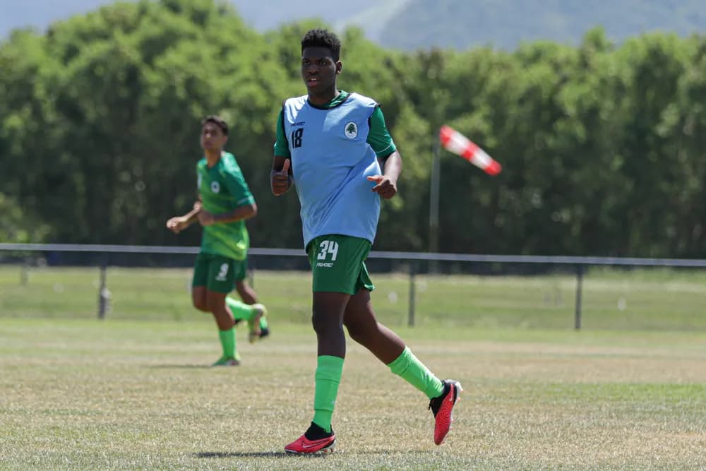 Netinho, irmão de Vini Jr, vai disputar o Carioca 2024 e será rival do Flamengo