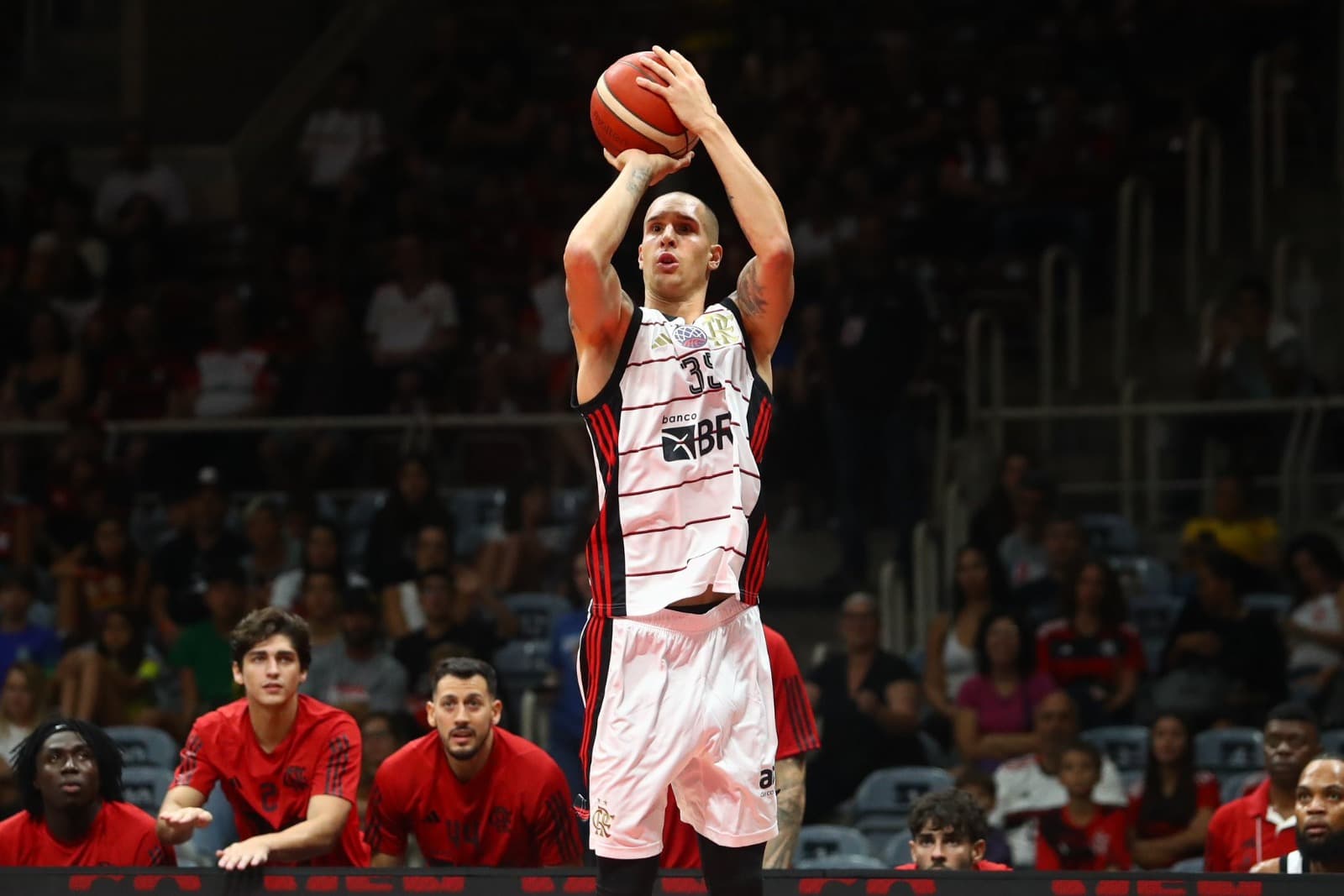 Flamengo e Boca Juniors se enfrentam nesta sexta (15), no Maracanãzinho, pela BCLA; veja onde assistir