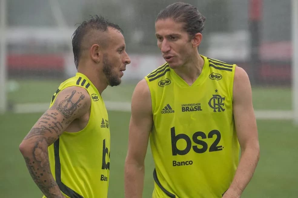 Rafinha e Filipe Luís no treino pelo Flamengo em 2019