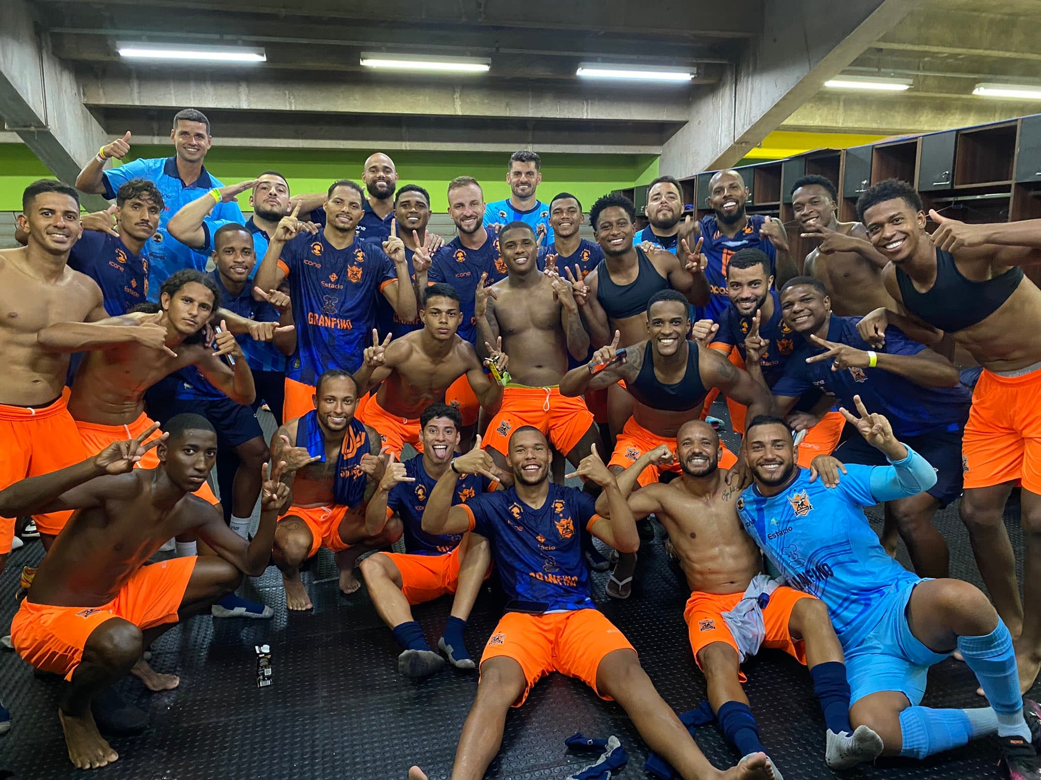Nova Iguaçu detona Vasco no Parque dos Sabiás. Na dot, tome da Baixada comemora no vestiário.