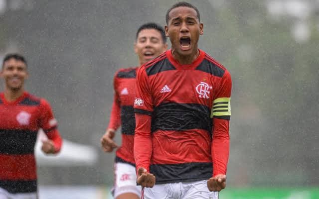 Darlan em ação pelo Flamengo