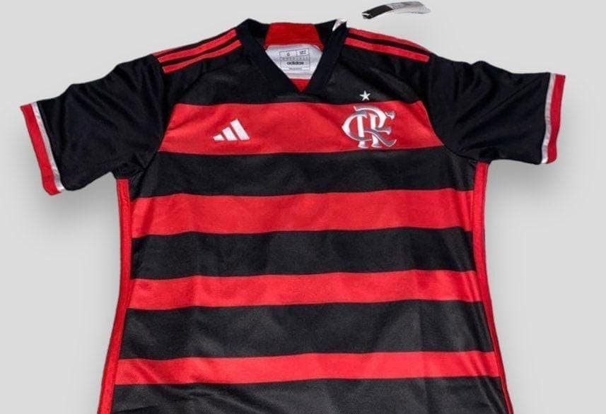 Suposta nova camisa do Flamengo para 2024 vazada nas redes sociais