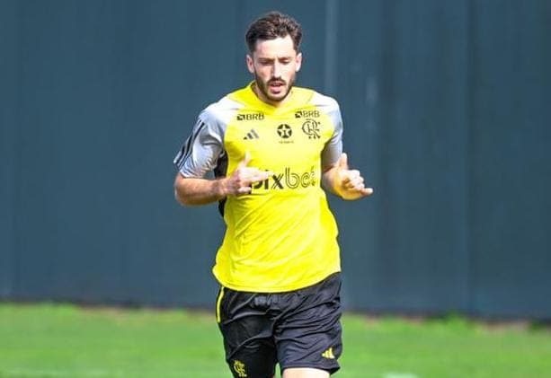 Matías Viña em seus primeiros treinos pelo Flamengo