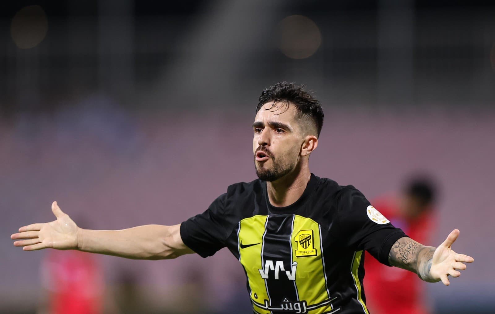 Igor Coronado em campo pelo Al Ittihad; Meia foi oferecido ao Flamengo, porém diretoria rejeita interesse por jogador