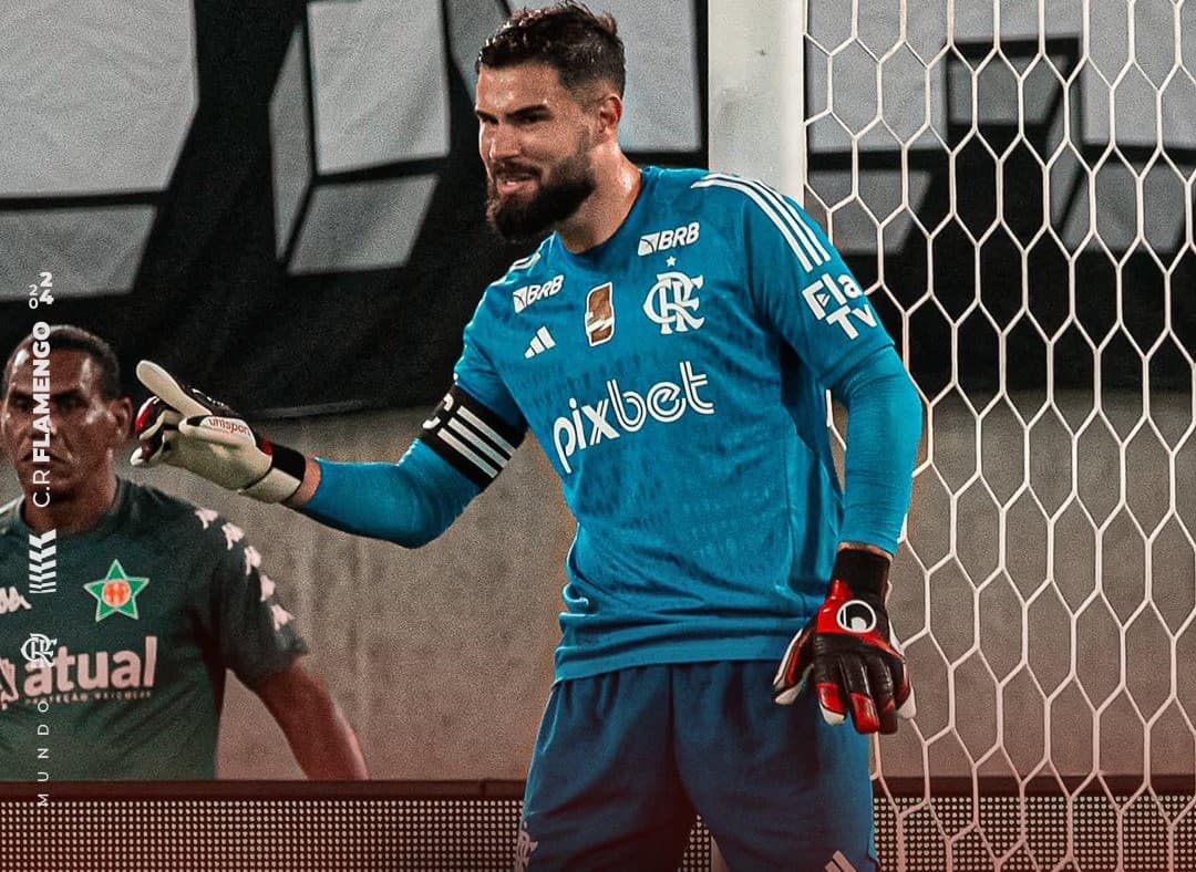 Matheus Cunha em campo em Flamengo x Portuguesa; jogo do Carioca terminou empatado