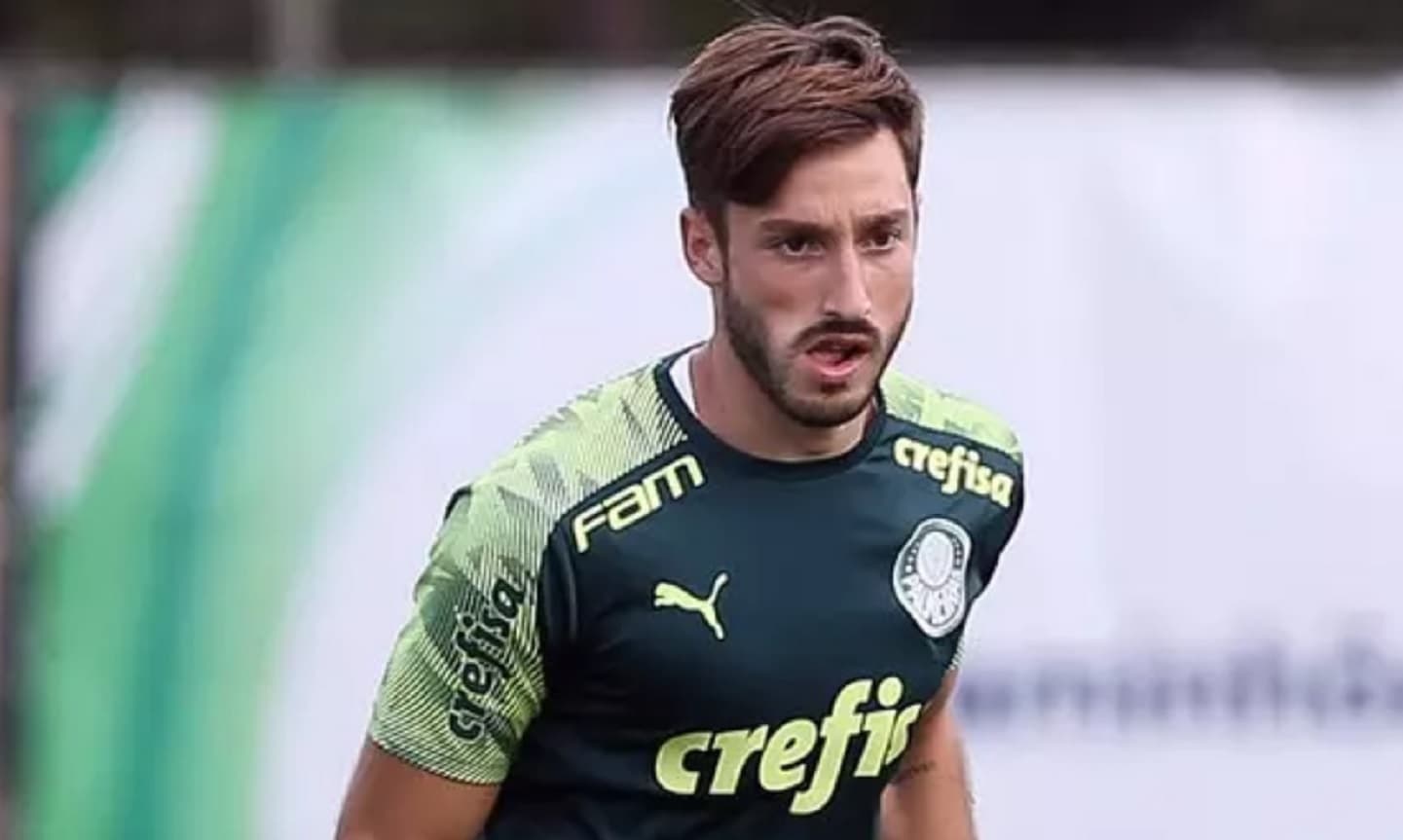 Matias Viña pode jogar no Flamengo