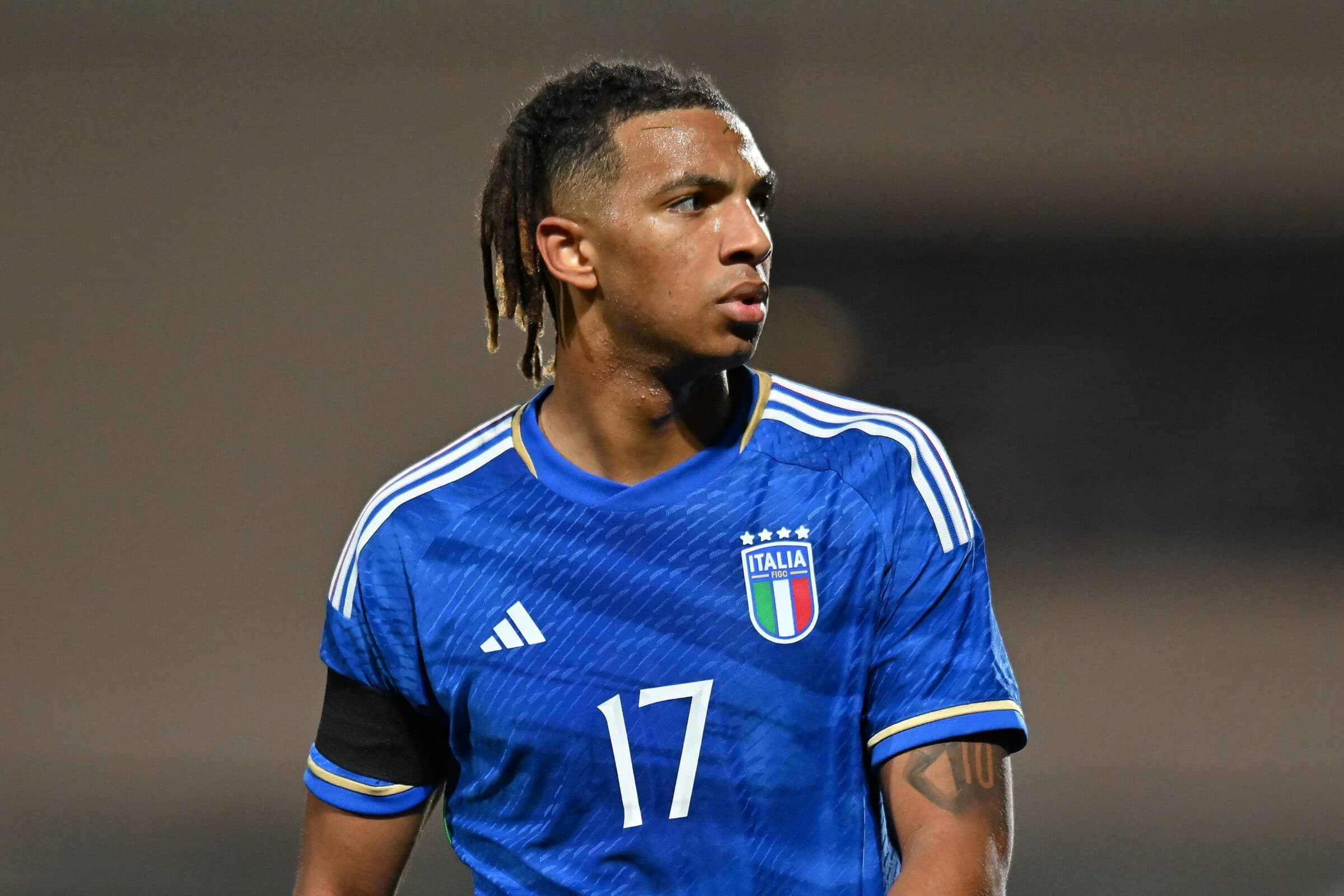 Cher Ndour em ação com a camisa da Itália; meio-campista está a caminho do Braga