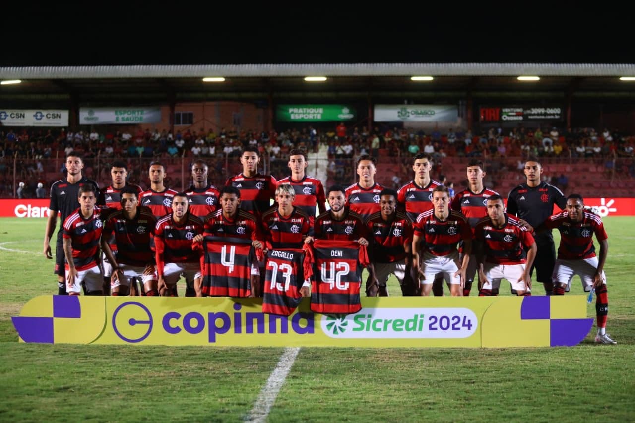 Flamengo posa para foto antes de jogo da Copinha