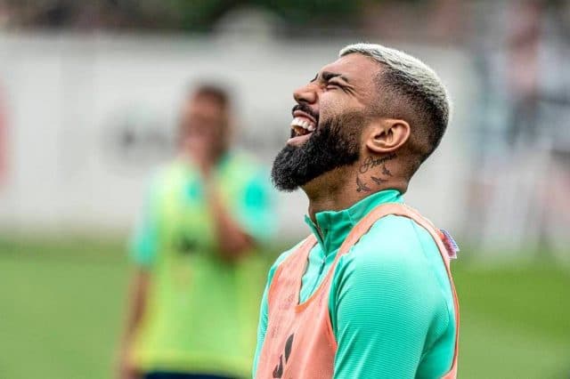 Gabigol rindo em treino do Flamengo