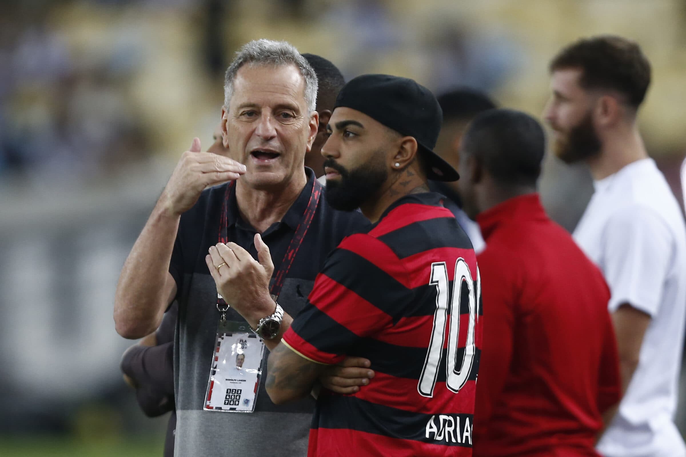 Após chegar nos Estados Unidos, o presidente do Flamengo, Rodolfo Landim, abriu o jogo sobre a renovação de Gabigol
