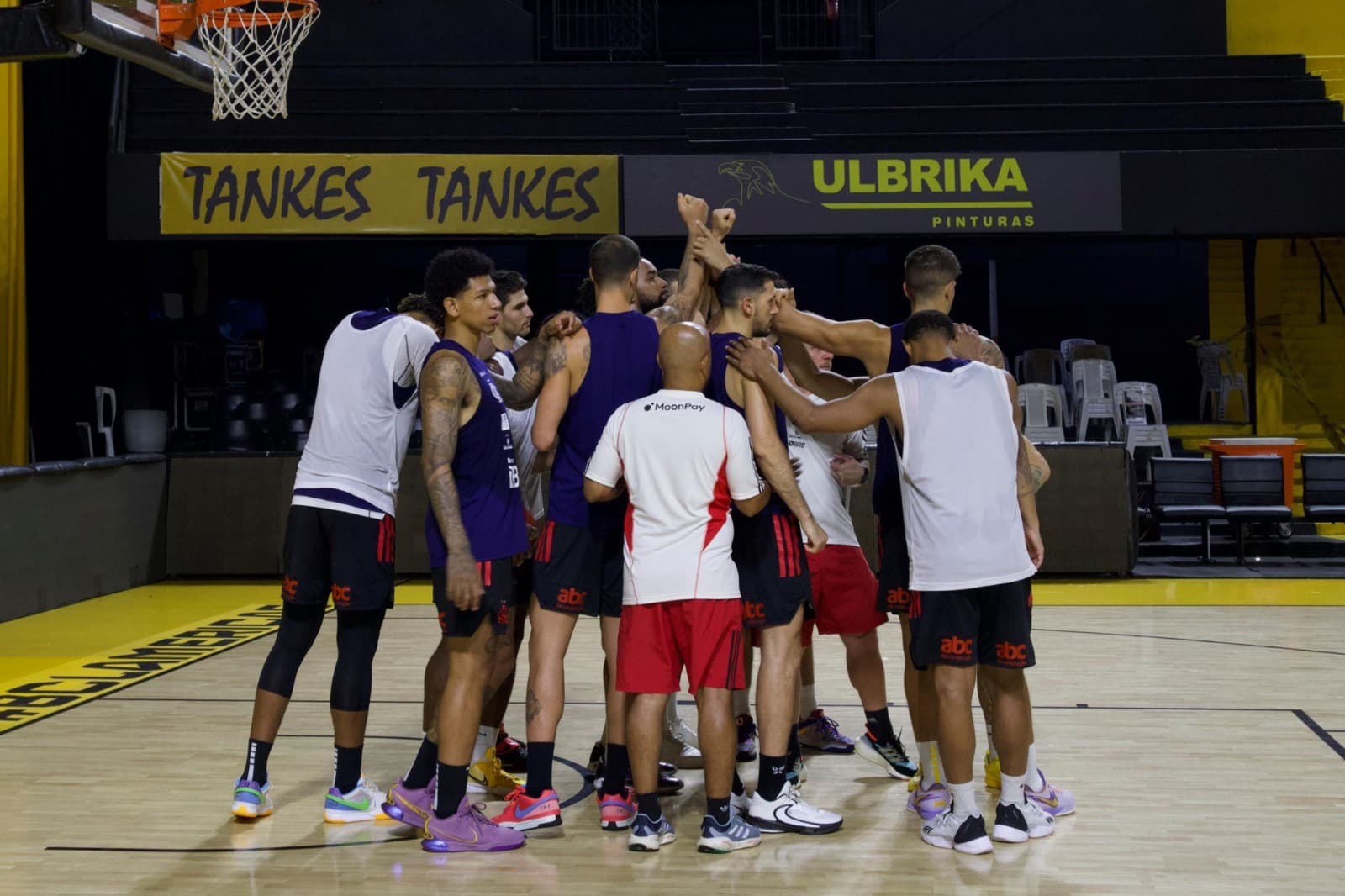 Nesta quinta (18), a bola sobe para Flamengo x Boca Juniors, direto do Palacio Peñarol no Uruguai; veja onde assistir a BCLA