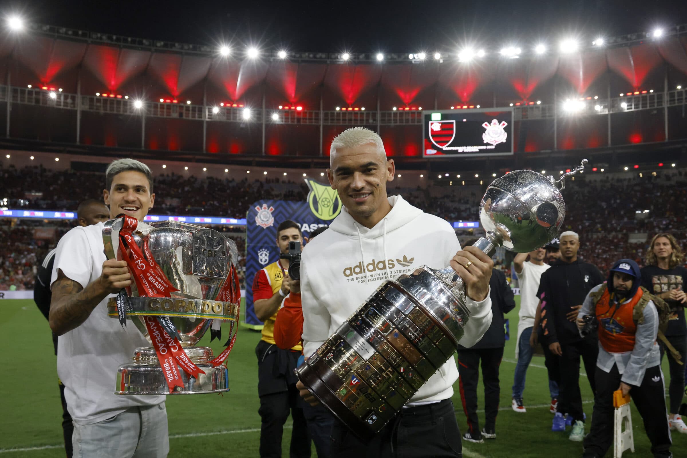 Após concretizar negociações, Flamengo oficializa ida imediata de Santos ao Fortaleza. Clube confirmou transação nas redes sociais