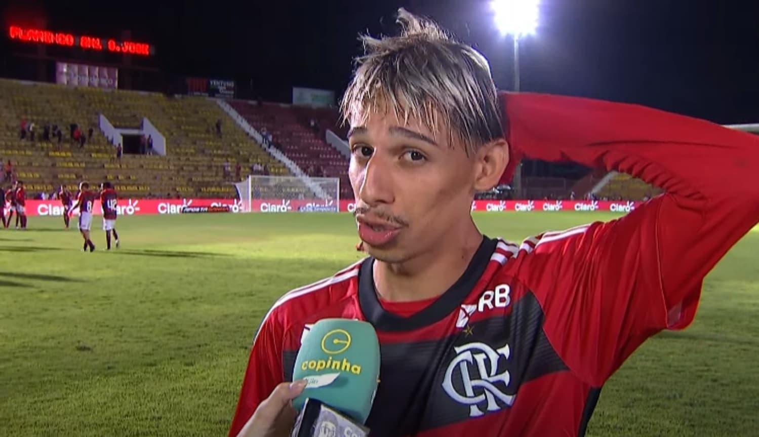 werton comemora gol pelo flamengo