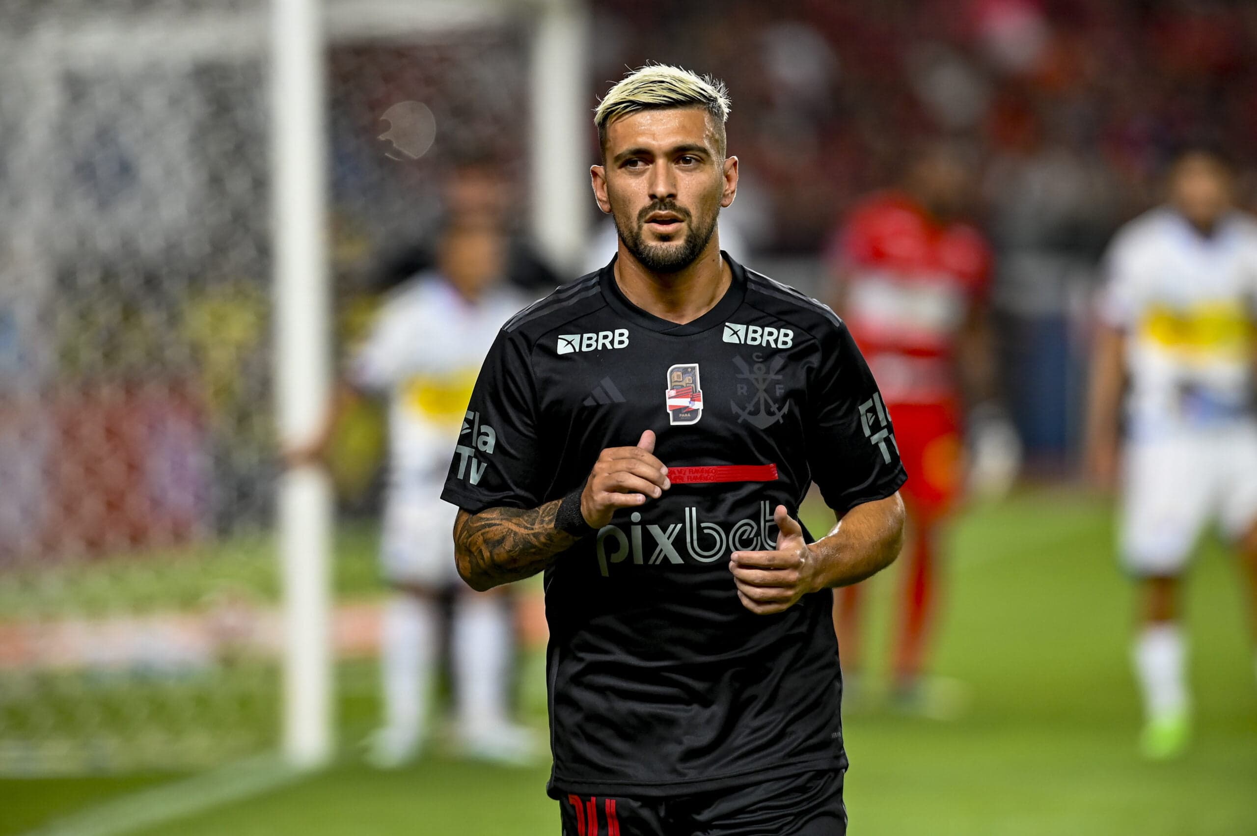 Arrascaeta em partida do Flamengo contra o Sampaio Corrêa, pelo Carioca