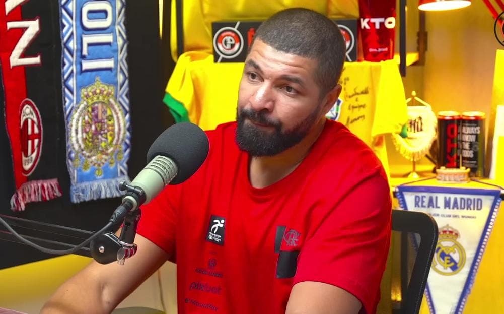 Olivinha em participação no Charla Podcast