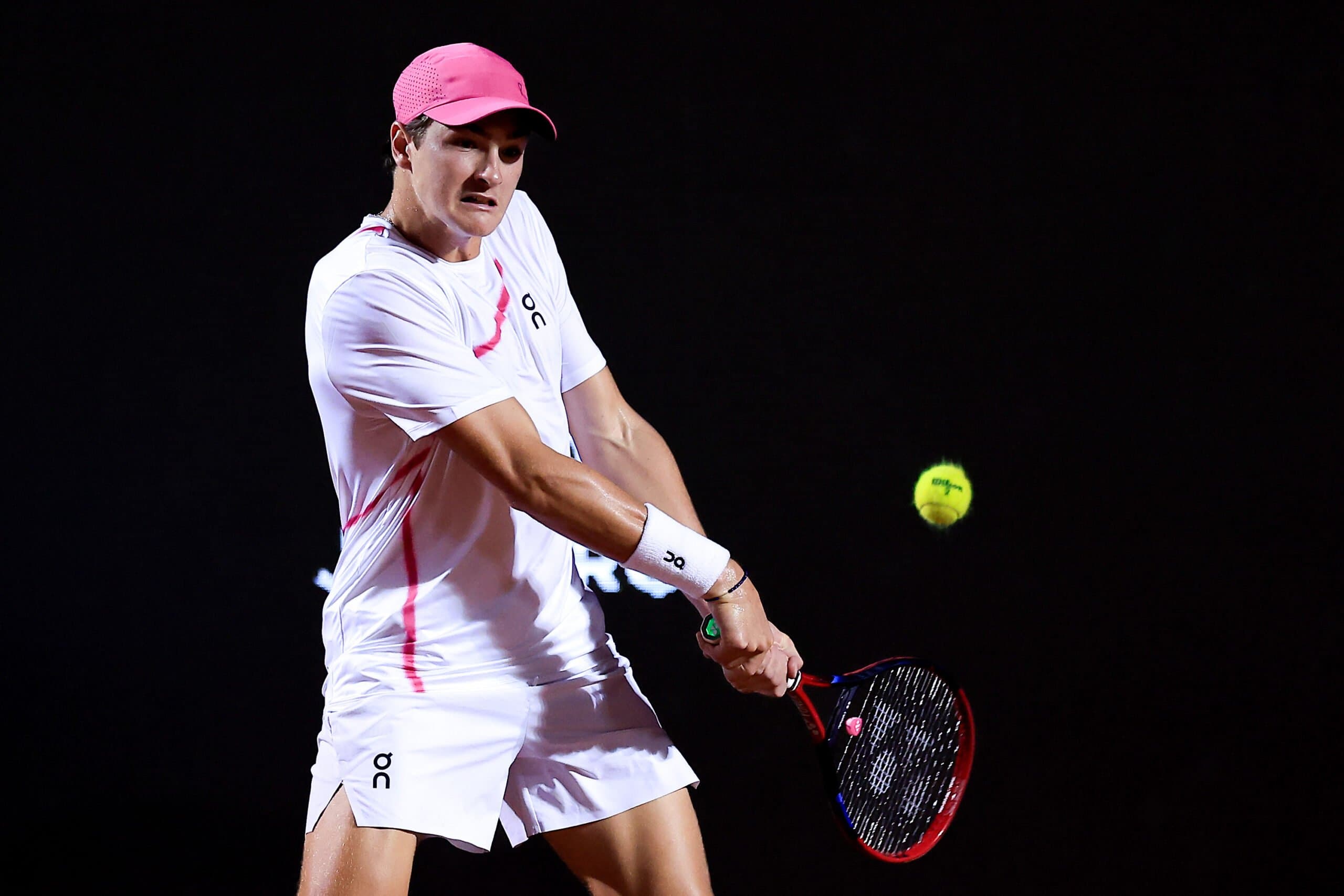 João Fonseca, torcedor do Flamengo, está nas quartas do Rio Open