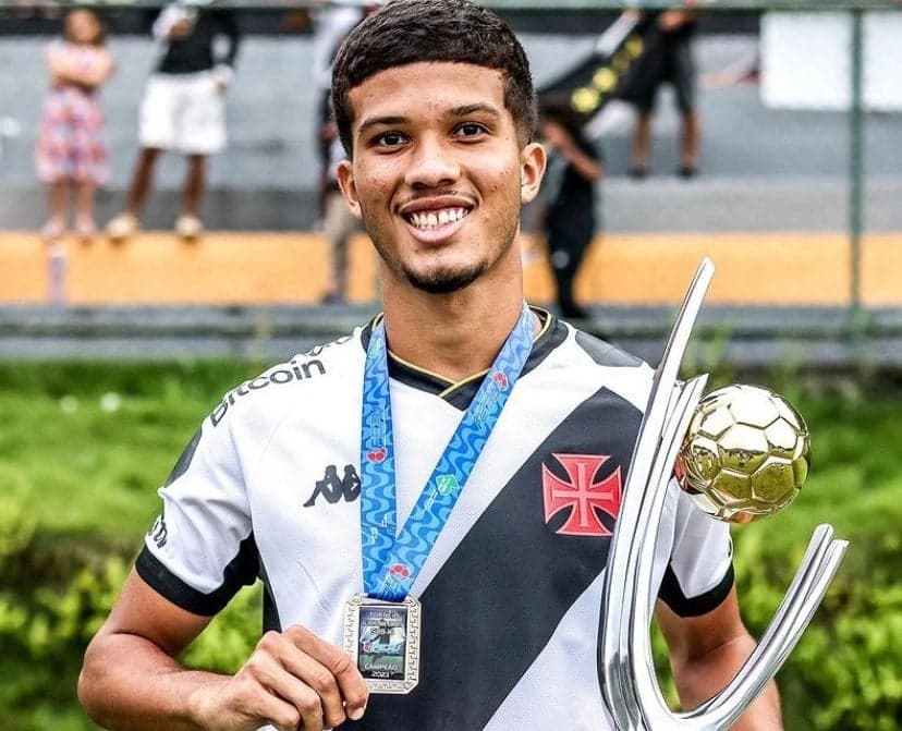 Lipão, ex-Vasco e novo reforço do sub-17 do Flamengo do técnico Filipe Luís