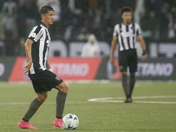 Mateo Ponte é uma das novidades para o jogo contra o Flamengo. Botafogo entrará a campo com seus reforços