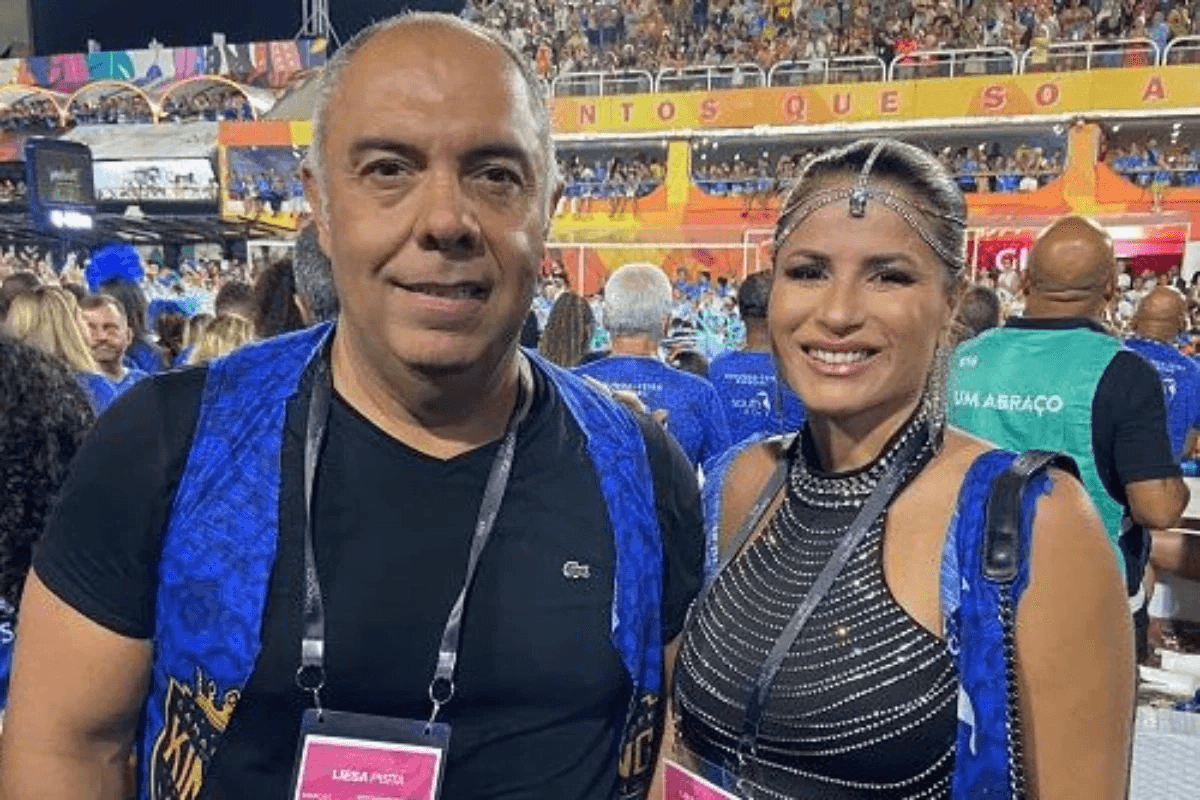 Marcos Braz na Sapucaí com sua esposa nos dias de carnaval, antes de ir sozinho no desfile das campeãs e aparecer com outras mulher