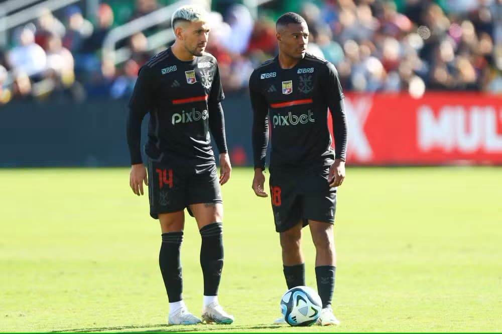 CBF rejeitou pedido do Flamengo e outros clubes para paralisar o Brasileiro durante a Copa América; Flamengo pode ter desfalques em 8 rodadas, incluindo Arrascaeta e De La Cruz (foto)