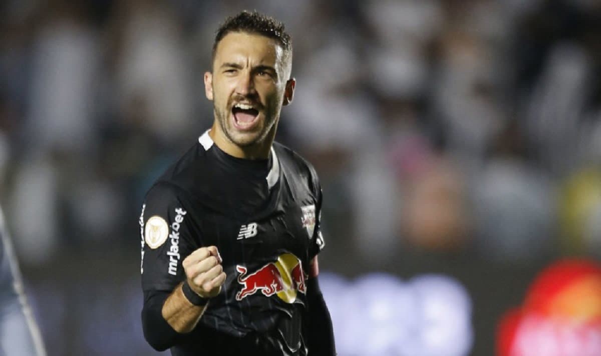 flamengo e léo ortiz seguem negociando