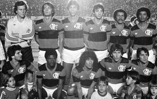 Foto histórica de time do Flamengo nos anos 80. Segundo Folha de S.Paulo, Yapoli vê potencial de arrecadar milhões com difusão de acervo de mais de 520 mil imagens e documentos do Flamengo