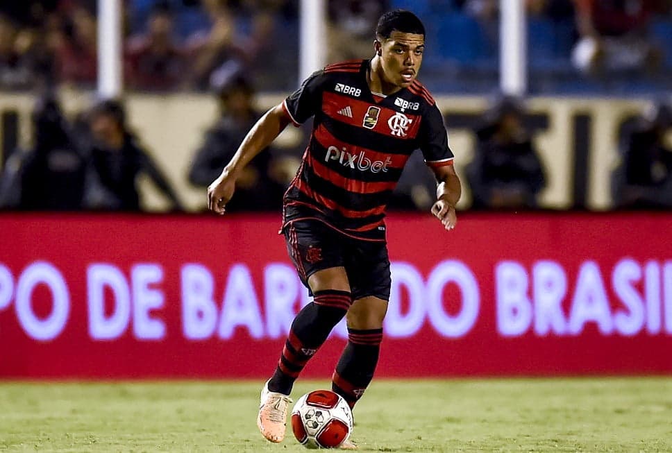 Igor Jesus é um dos destaques da vitória do Flamengo
