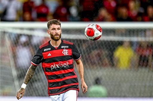 Léo Pereira se diz ansioso com rumores sobre convocação para a seleção, mas afirma que ainda não recebeu ligação de ex-técnico do Flamengo
