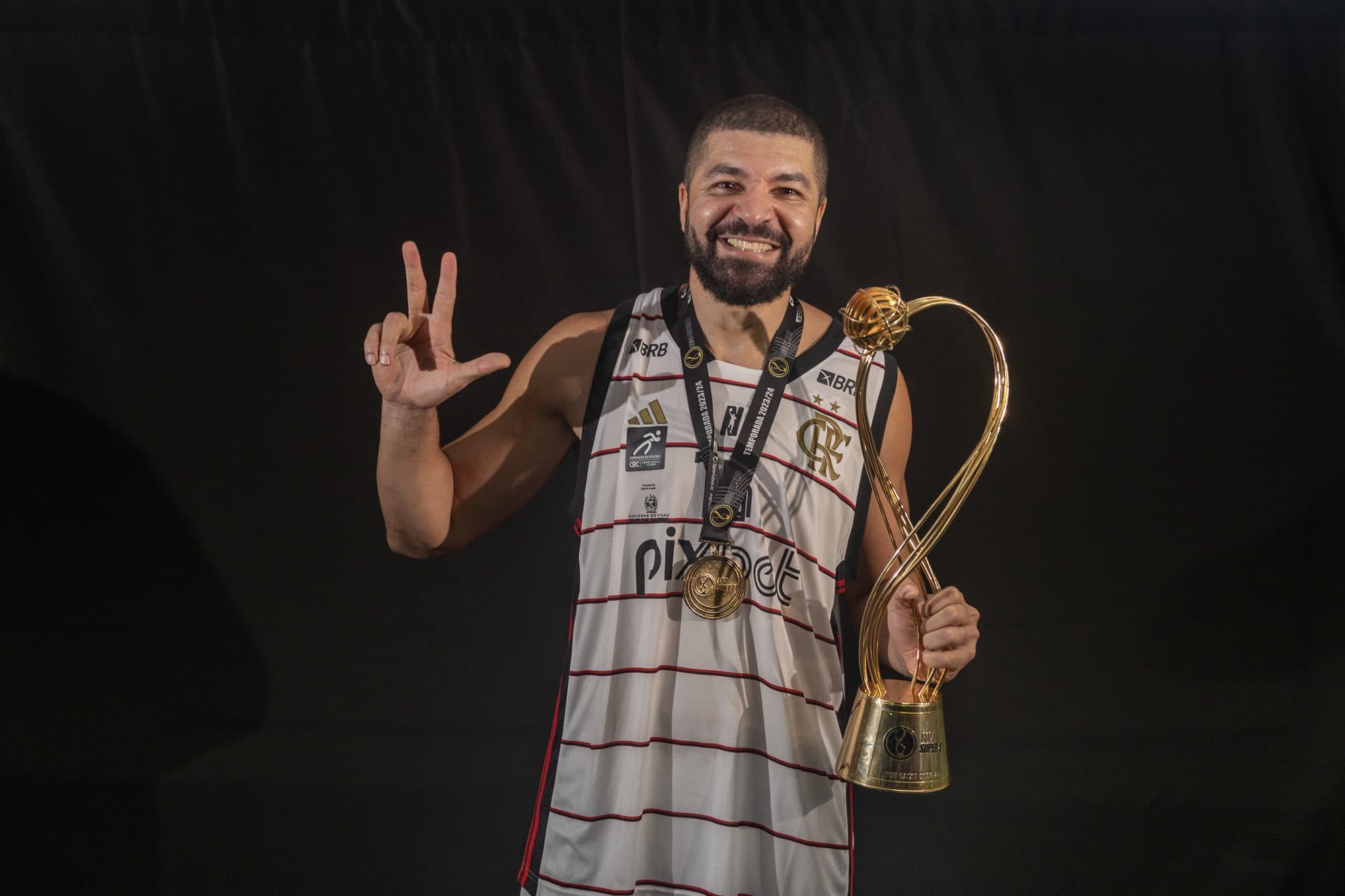 Olivinha campeão da Copa Super 8 pelo Flamengo