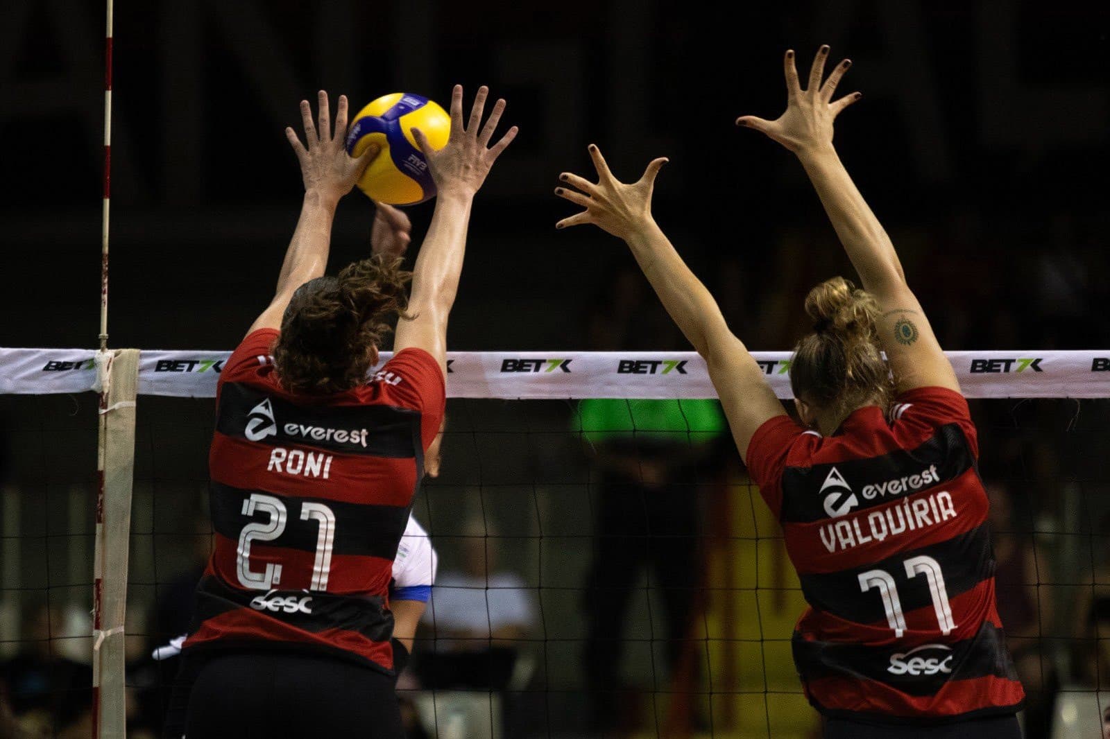 Nesta segunda (1), Sesc Flamengo e Bauru se enfrentam no ginásio Paulo Skaf; veja onde assistir a Superliga Feminina de Vôlei