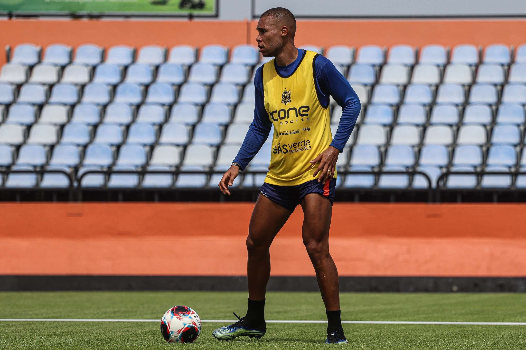 Gabriel do Nova Iguaçu, durante treino. FOTO: Vitor Melo/NIFC
