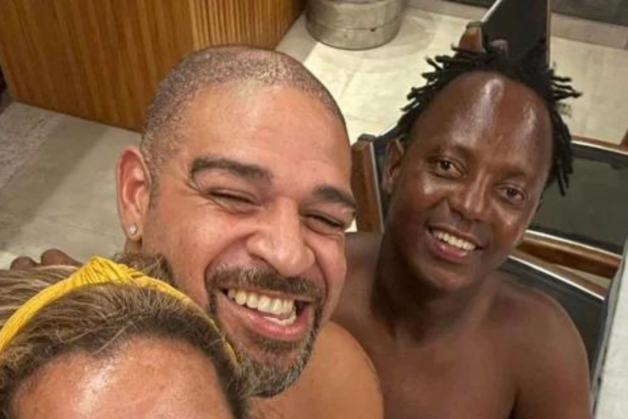 Adriano e Andrezinho jogaram juntos no Flamengo