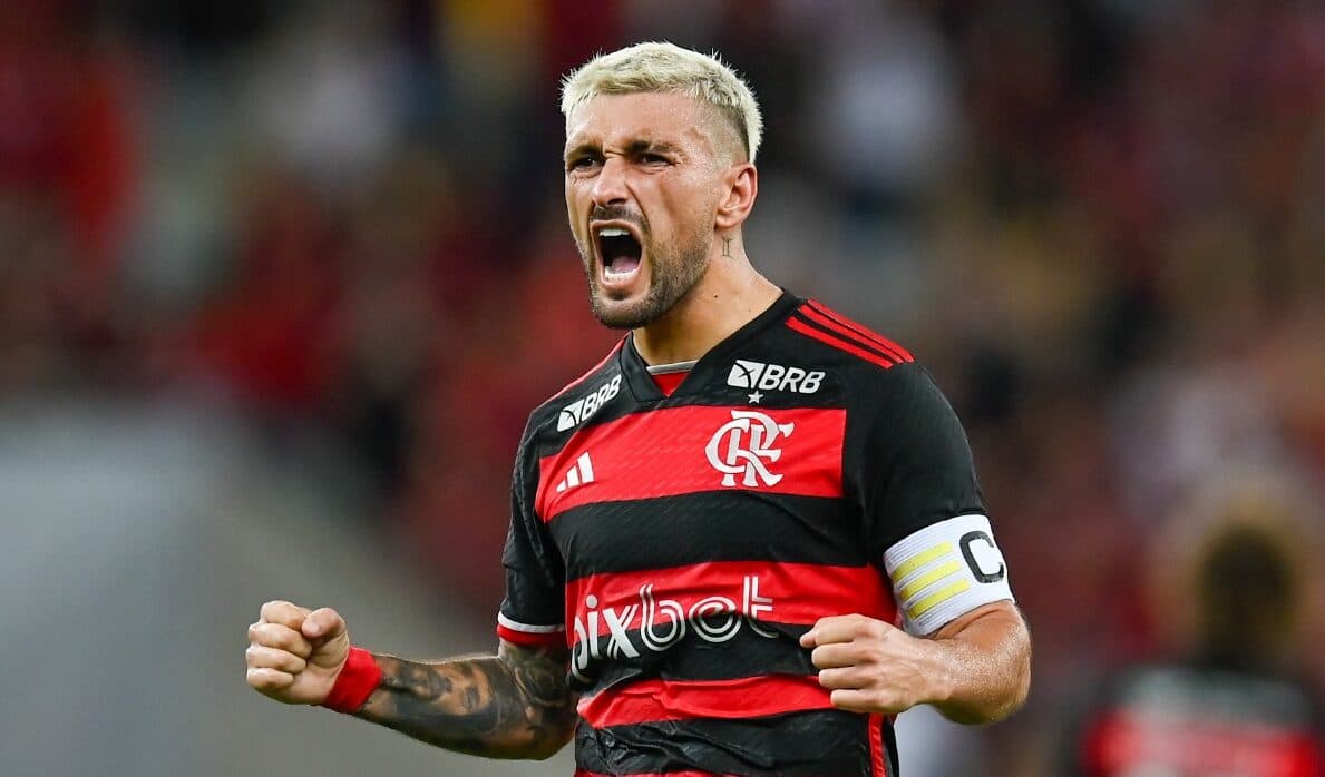 Arrascaeta comemora gol pelo Flamengo no Carioca; atleta celebrou evolução física no Flamengo e comissão de Tite