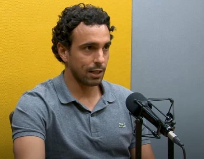 Diogo em participação no programa do jornalista André Hernan; ex-Flamengo relembrou clima no clube em 2010 e caso do goleiro Bruno