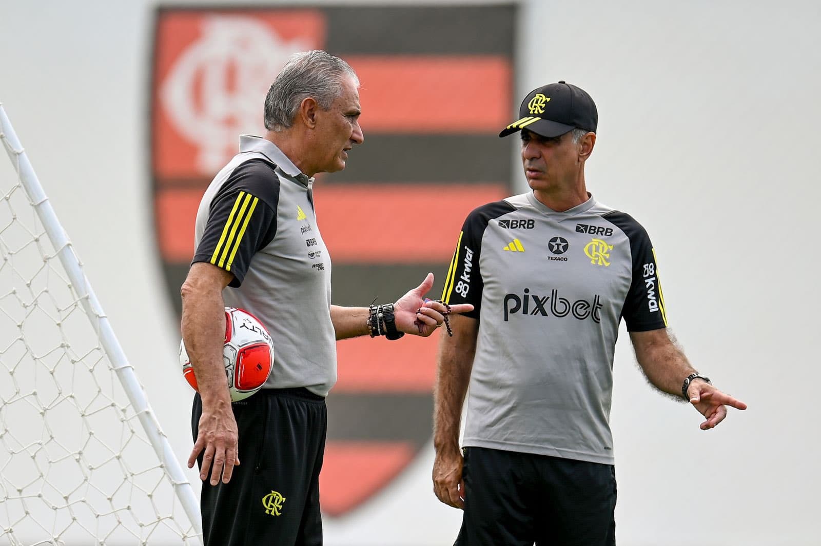 Flamengo treina no Ninho com foco na final do Carioca