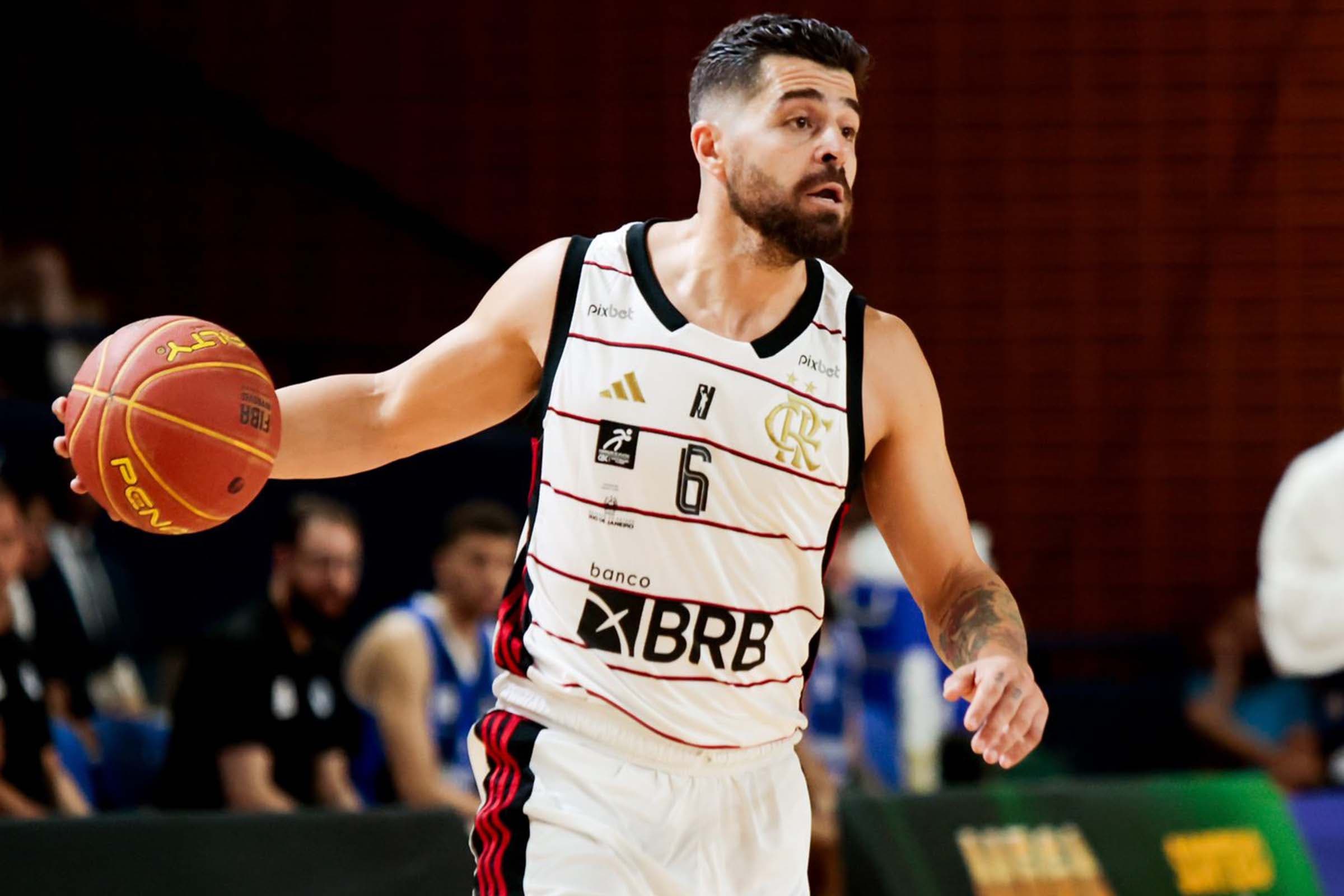 Franco Balbi chama torcida do Flamengo para decisão do NBB