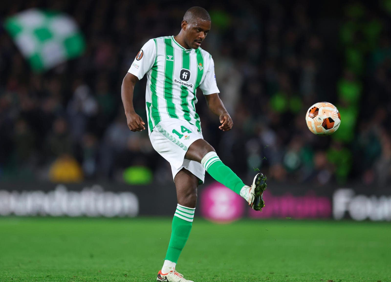 William Carvalho em campo pelo Real Bétis