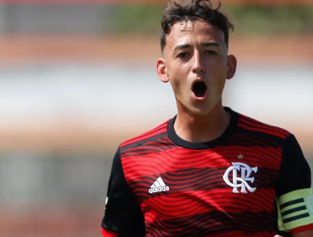 João Carbone vibra com camisa do Flamengo