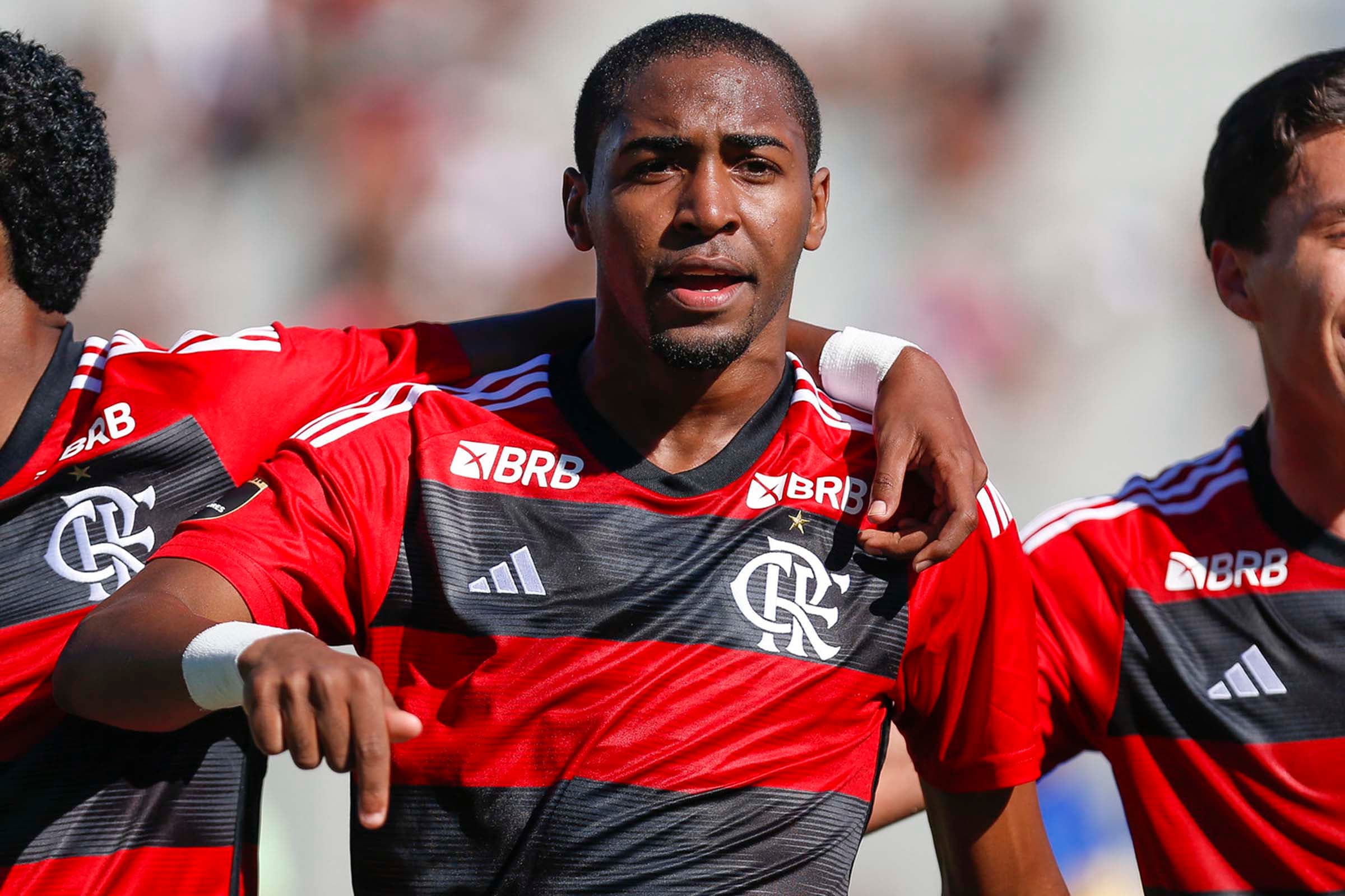 Lorran comemora gol do Flamengo na Libertadores Sub-20