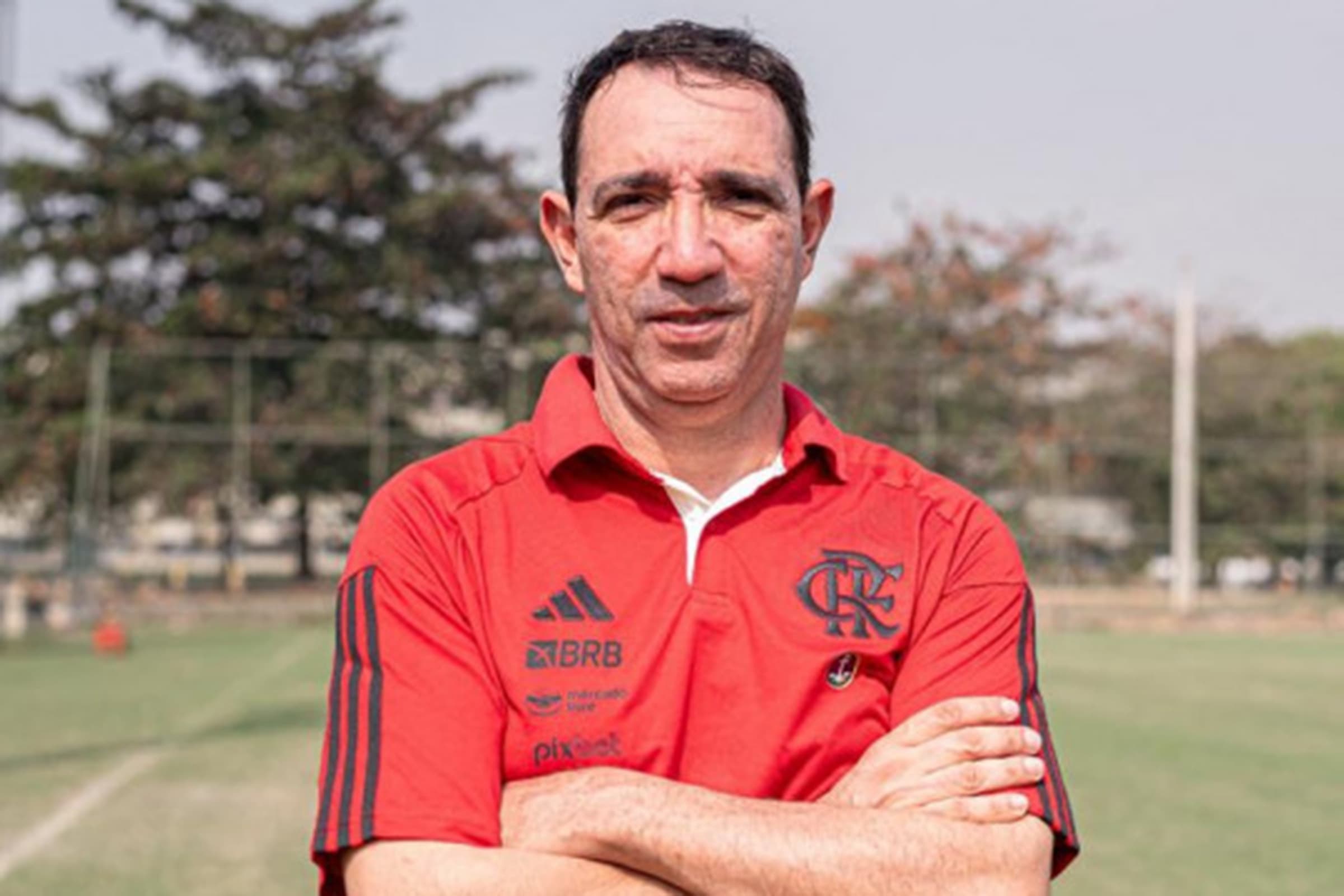 Maurício Salgado, técnico do Flamengo, está sofrendo pressão por parte da torcida por resultados ruins no Brasileirão Feminino